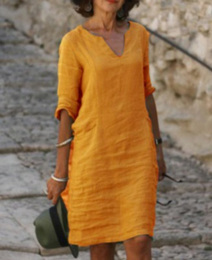 Aarna | Robe en lin décontractée à col en V avec coupe relaxe pour femmes
