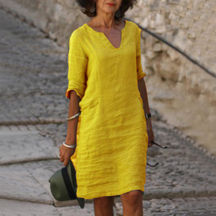 Aarna | Robe en lin décontractée à col en V avec coupe relaxe pour femmes